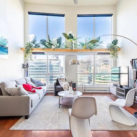 Loft In Downtown Vancouver With Free Parking Exterior photo