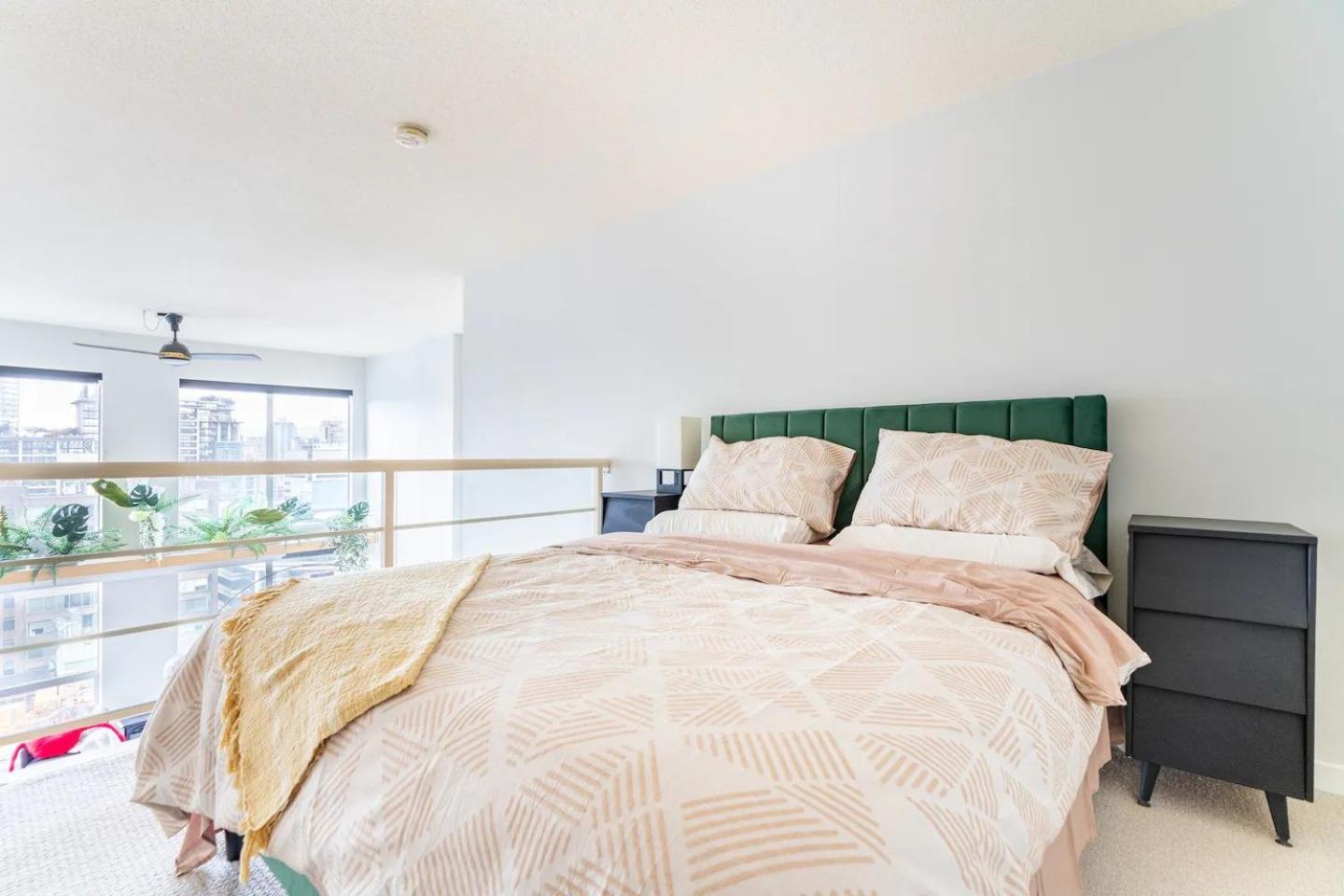 Loft In Downtown Vancouver With Free Parking Exterior photo