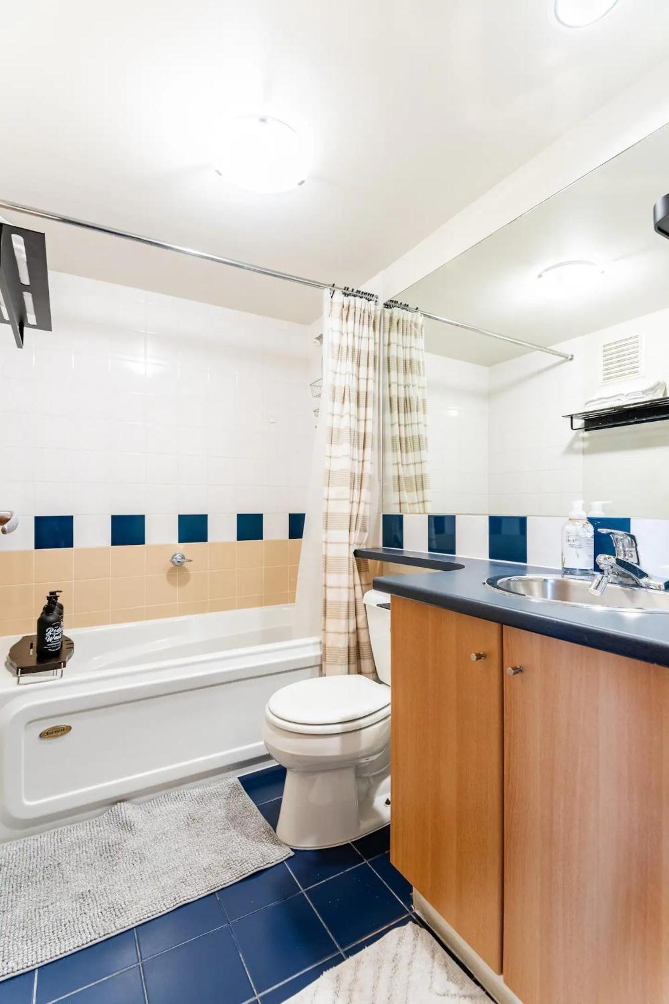 Loft In Downtown Vancouver With Free Parking Exterior photo